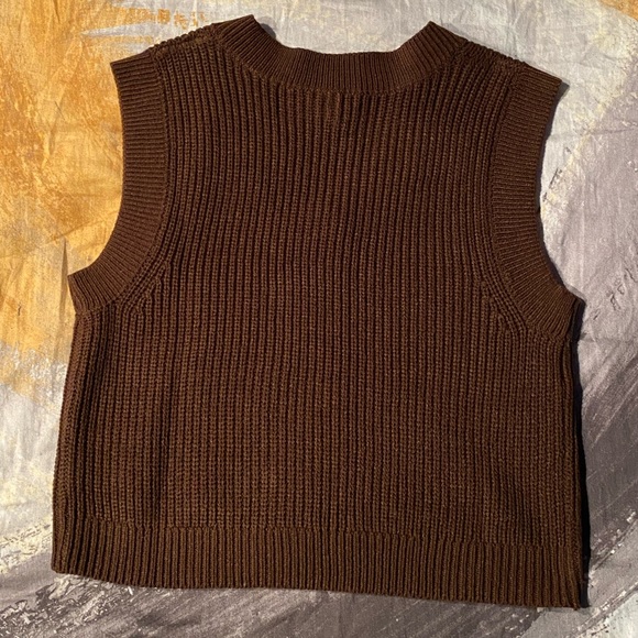 Women’s H&M Brown Cropped Sweater Vest - Picture 7 of 7